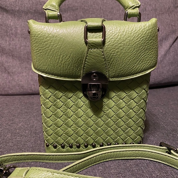 Vivorosa Zuni Bucket Bag! - Picture 7 of 7